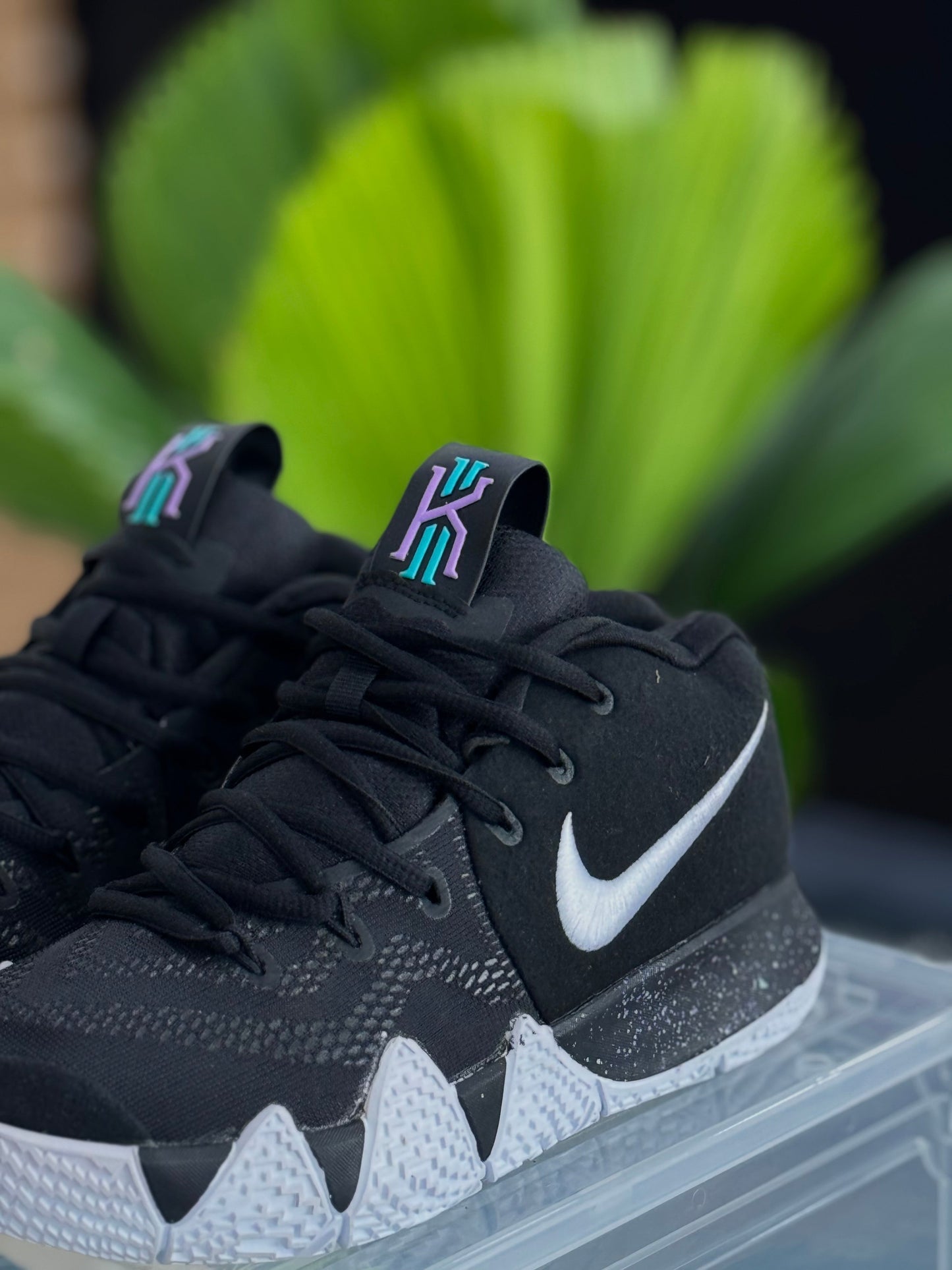 Nike Kyrie 4 Core Black White