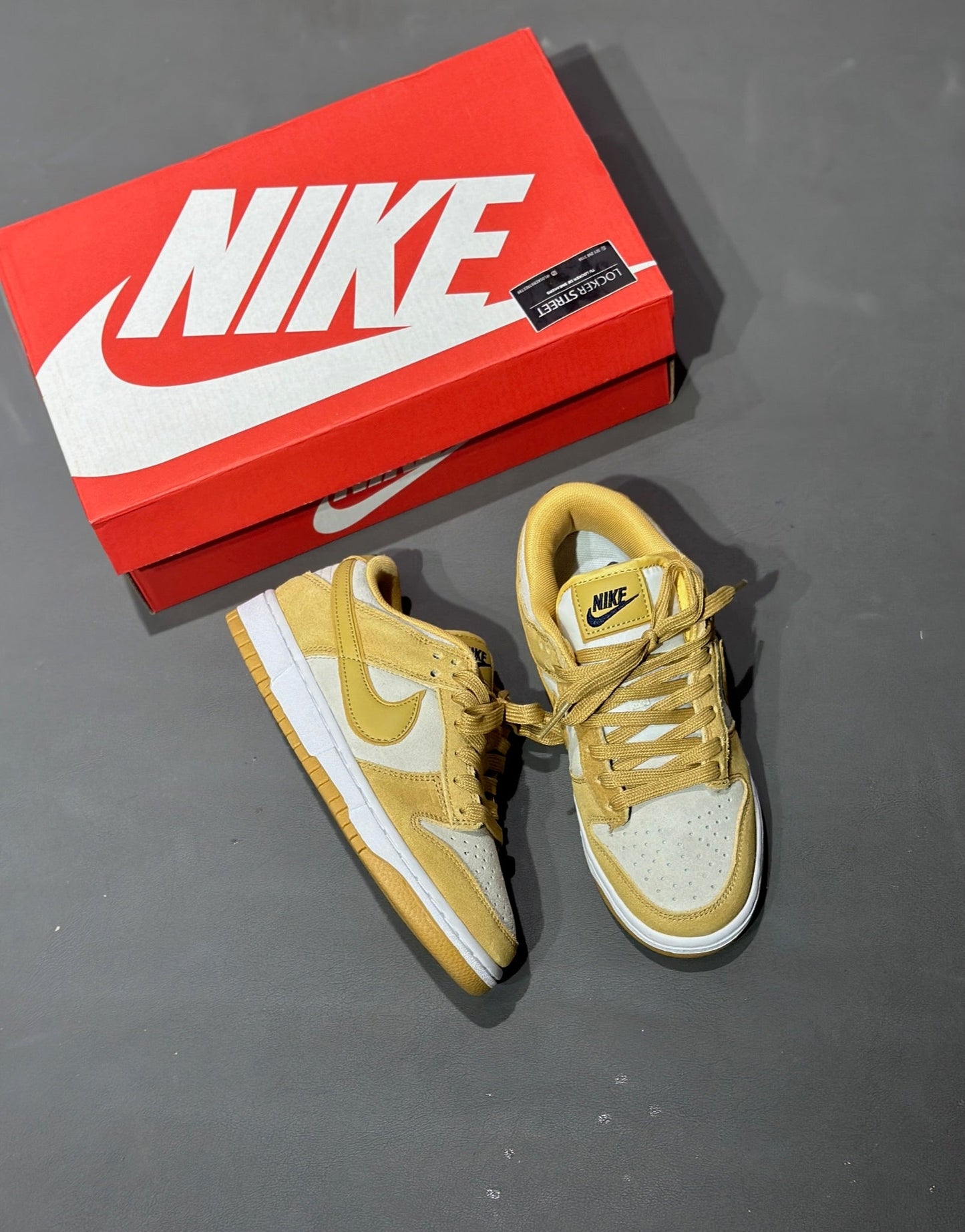 Nike Sb Dunk Gold Suede