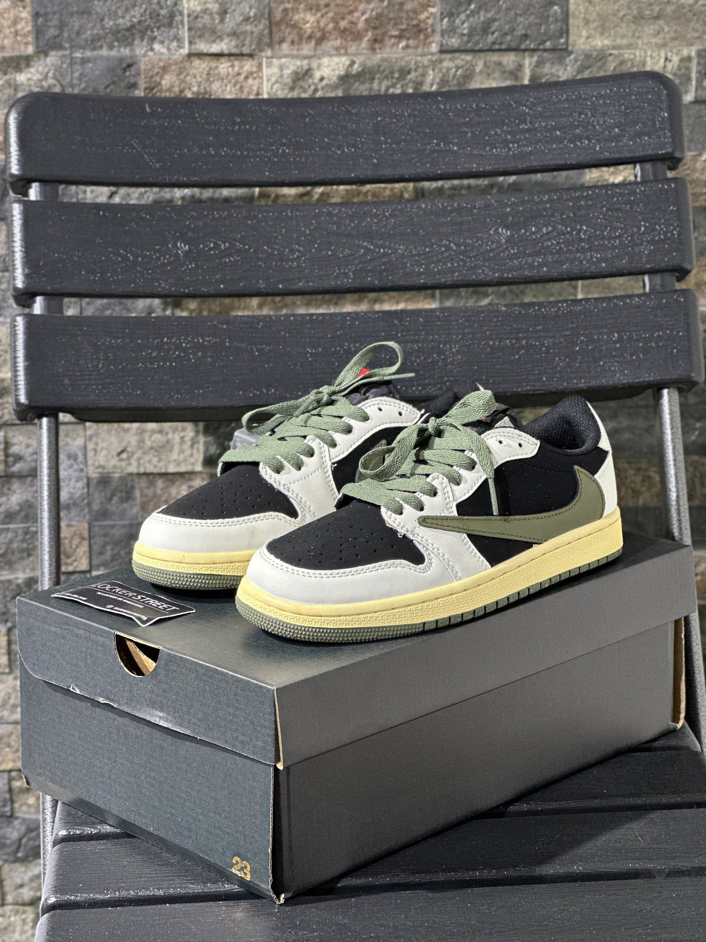 Travis Scott x Air Jordan 1 Low Olive